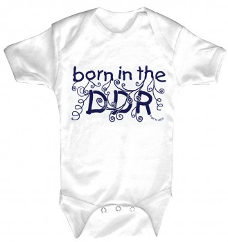 Babystrampler mit Print – born in the DDR – 08390 weiß - 18-24 Monate
