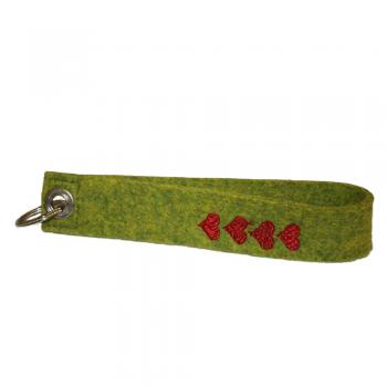 Filz-Schlüsselanhänger mit Stick 4 rote Herzen Gr. ca. 17x3cm 14276 grün