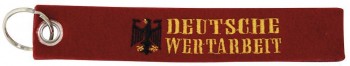 Filz-Schlüsselanhänger mit Stick DEUTSCHE WERTARBEIT Gr. ca. 17x3cm 14133 Keyholder rot