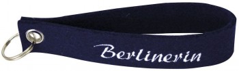 Filz-Schlüsselanhänger mit Stick Berlinerin Gr. ca. 17x3cm 14204 blau