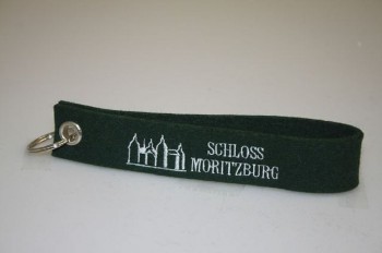 Filz-Schlüsselanhänger mit Stick Schloss Moritzburg Gr. ca. 17x3cm 14234 schwarz