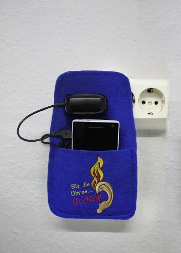 Handy-Ladetasche - Feuerwehr - Bis die Ohren glühen - 39862 blau - ca. 12,5 x 25 cm