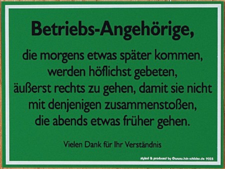 Betriebsschild - Betriebs-Angehörige die morgens... - 309028 - 20cm x 15cm - Firma Spaßschild