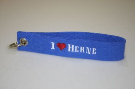Filz-Schlüsselanhänger mit Stick I love Herne Gr. ca. 17x3cm 14318 blau